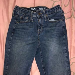 stretchy, high waisted, dark wash jeans!!